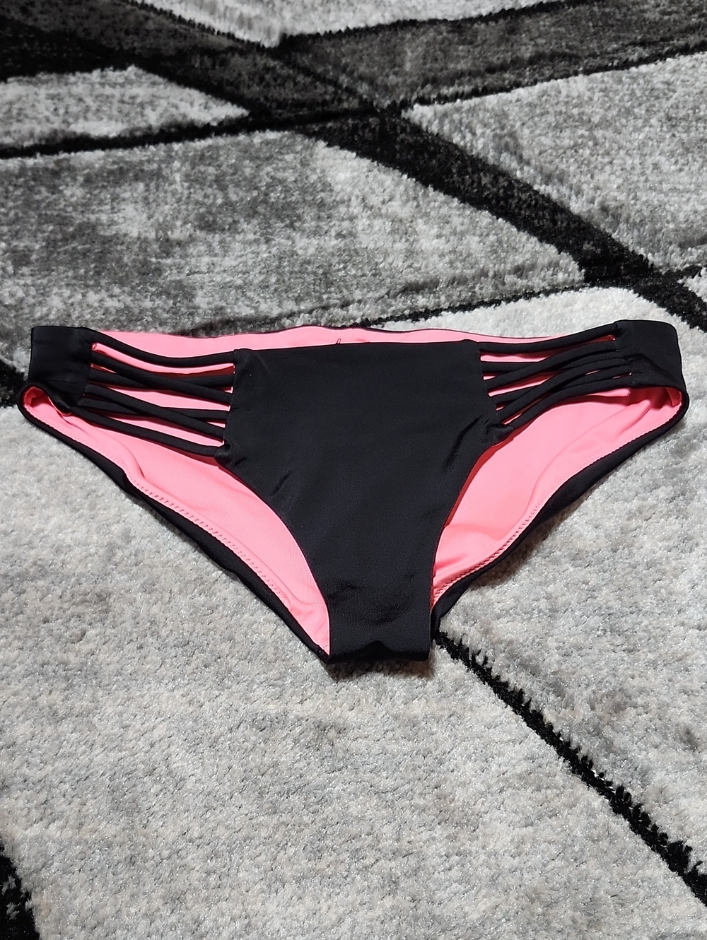 VS PINK 2016 BLACK STRAPPY CUT-OUT BIKINI SWIM BOTTOM